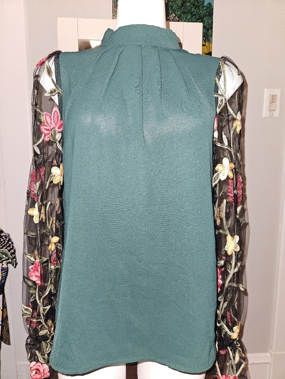 Small * Lightweight Embroidered Sleeves * Long Sleeve * Floral